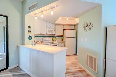 9623 Eaton Gardens Ln #201, Fort Myers, FL 33919 - Photo 18