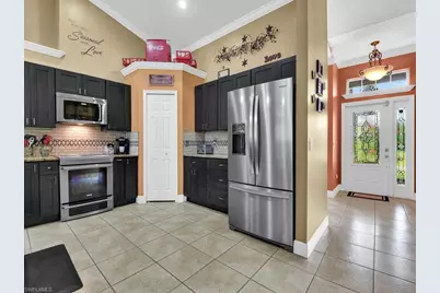 621 NW 28th Ter, Cape Coral, FL 33993 - Photo 2
