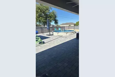 1304 NE 9th Pl, Cape Coral, FL 33909 - Photo 2