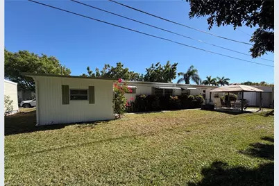 9 Red Poinciana Dr, Fort Myers, FL 33908 - Photo 10