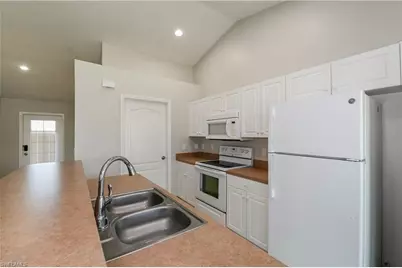 2428 NE 1st Ave, Cape Coral, FL 33909 - Photo 10