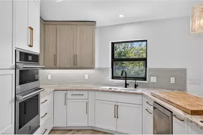 1666 Middle Gulf Dr, Sanibel, FL 33957 - Photo 14