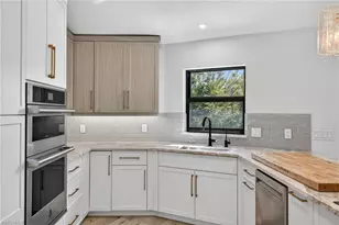 1666 Middle Gulf Dr, Sanibel, FL 33957 - Photo 14