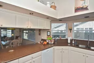 2301 McGregor Park Cir, Fort Myers, FL 33908 - Photo 32