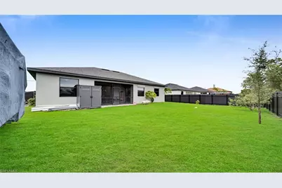 221 Chiquita Blvd N, Cape Coral, FL 33993 - Photo 32