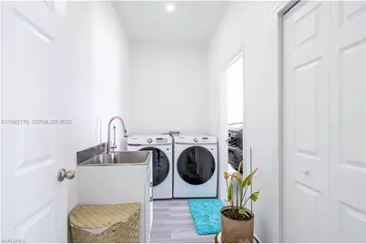 1040 Bell Blvd S, Lehigh Acres, FL 33974 - Photo 16