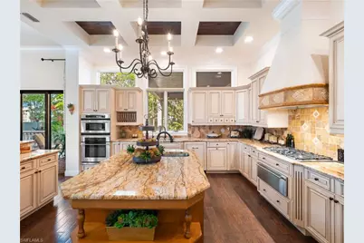 1265 Canterbury Dr, Fort Myers, FL 33901 - Photo 12