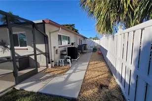 1642 SE 39th Terrace, Cape Coral, FL 33904 - Photo 36