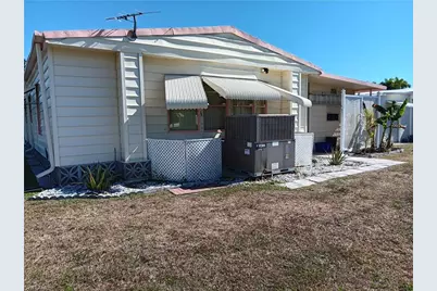 610 Friendly Pl, North Fort Myers, FL 33917 - Photo 4