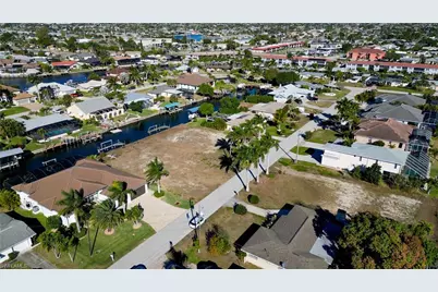 4920 Seville Ct, Cape Coral, FL 33904 - Photo 8