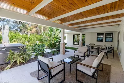 1325 Canterbury Dr, Fort Myers, FL 33901 - Photo 6