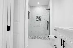 844 Millpond St E, Lehigh Acres, FL 33974 - Photo 10