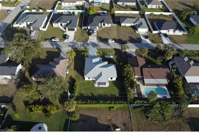 1110 NE 6th Pl, Cape Coral, FL 33909 - Photo 4