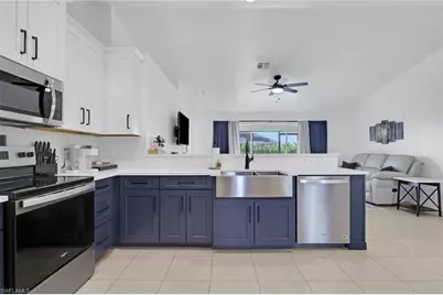1110 NE 6th Pl, Cape Coral, FL 33909 - Photo 12