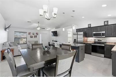 110 SE 39th St, Cape Coral, FL 33904 - Photo 10