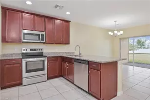 3739 Crofton Court, Fort Myers, FL 33916 - Photo 6