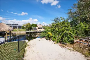 201 SW 40th St, Cape Coral, FL 33914 - Photo 32