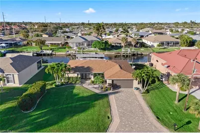 109 SE 40th Ter, Cape Coral, FL 33904 - Photo 4