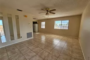 1221 SE 46th Ln, Cape Coral, FL 33904 - Photo 4