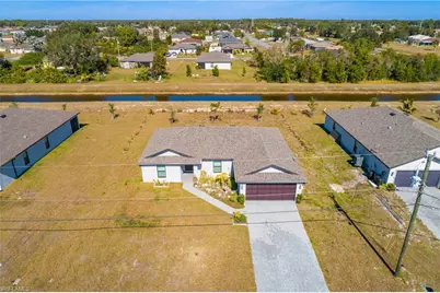 839 Yellowbird Dr, Fort Myers, FL 33913 - Photo 4