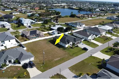 127 SW 31st Pl, Cape Coral, FL 33991 - Photo 2