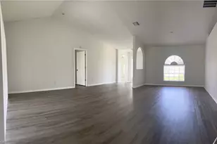 1509 NE 17th Ave, Cape Coral, FL 33909 - Photo 2