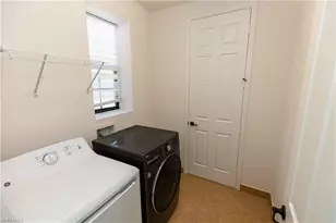 11660 Meadowrun Cir, Fort Myers, FL 33913 - Photo 24