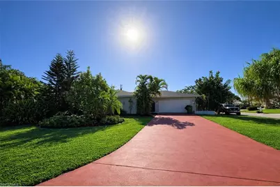 1010 SE 43rd Ter, Cape Coral, FL 33904 - Photo 2