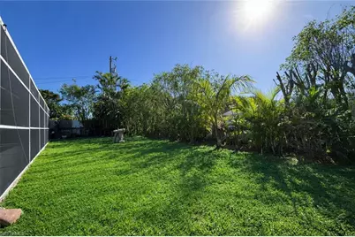 1010 SE 43rd Ter, Cape Coral, FL 33904 - Photo 32