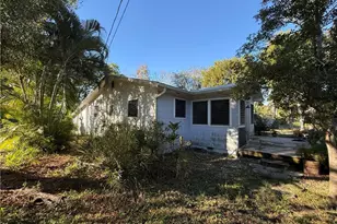 77 Oak St, North Fort Myers, FL 33903 - Photo 4