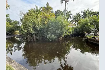 77 Oak St, North Fort Myers, FL 33903 - Photo 2