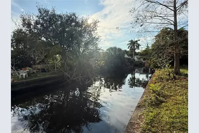 77 Oak St, North Fort Myers, FL 33903 - Photo 1