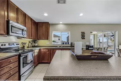 1422 NE 9th Ter, Cape Coral, FL 33909 - Photo 10