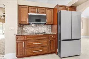 329 NE 9th St, Cape Coral, FL 33909 - Photo 6