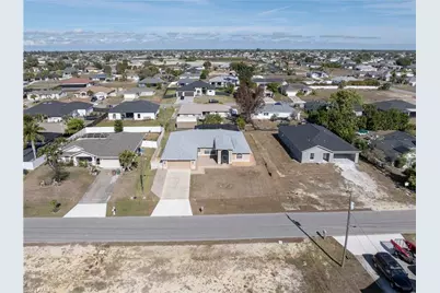 329 NE 9th St, Cape Coral, FL 33909 - Photo 42