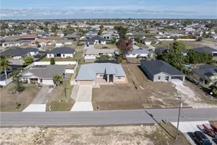 329 NE 9th St, Cape Coral, FL 33909 - Photo 42