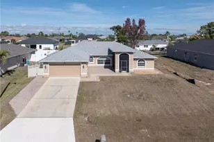 329 NE 9th St, Cape Coral, FL 33909 - Photo 1