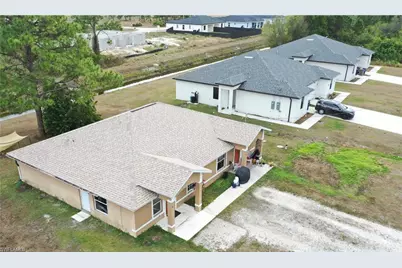 461/463 Loretta Ave S, Lehigh Acres, FL 33974 - Photo 10