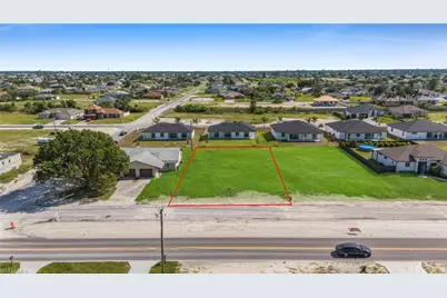 406 Diplomat Pkwy E, Cape Coral, FL 33909 - Photo 6