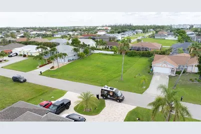 2247 SW 27th St, Cape Coral, FL 33914 - Photo 4