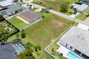 105 NW 35th Pl, Cape Coral, FL 33993 - Photo 4