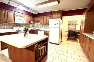 253 W Mariana Ave, North Fort Myers, FL 33903 - Photo 8