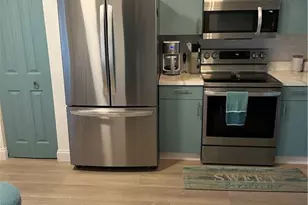 875 New Waterford Dr, Naples, FL 34104 - Photo 4