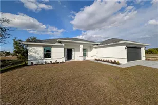 707 Kismet Pkwy E, Cape Coral, FL 33909 - Photo 4