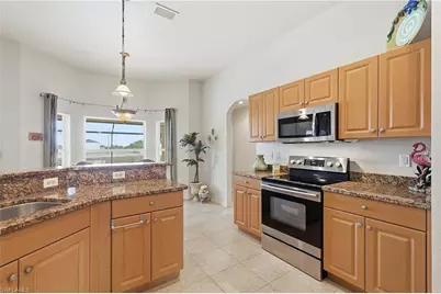 927 SW 28th Ter, Cape Coral, FL 33914 - Photo 14