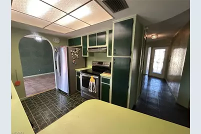 908 SE 19th St, Cape Coral, FL 33990 - Photo 8