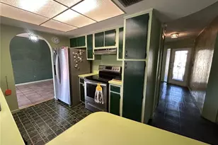 908 SE 19th St, Cape Coral, FL 33990 - Photo 8