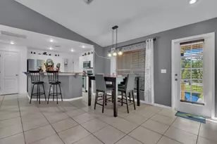 2609 NE 5th Ave, Cape Coral, FL 33909 - Photo 4