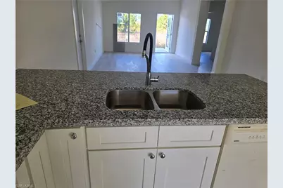 2615 32nd St SW, Lehigh Acres, FL 33976 - Photo 10