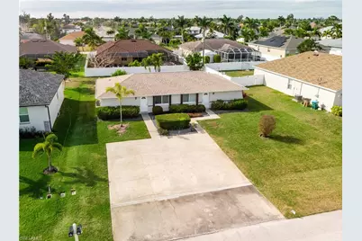 4012/4014 SW 16th Pl, Cape Coral, FL 33914 - Photo 4